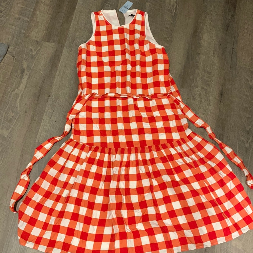 Ann Taylor dress with tag